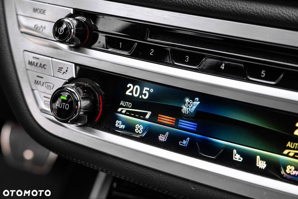 BMW Seria 7 740d xDrive mHEV sport - 24