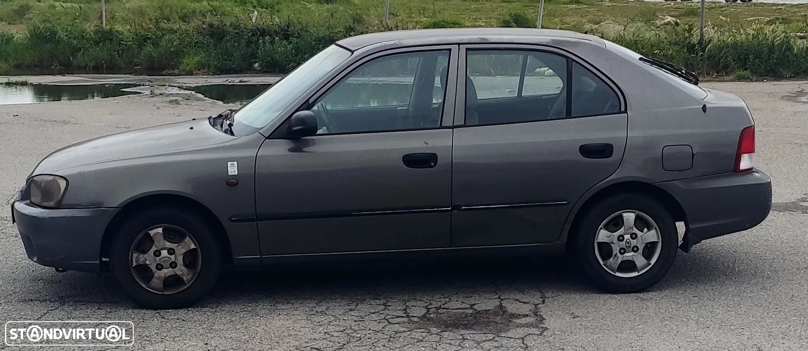 Hyundai Accent 1.3 GL - 1
