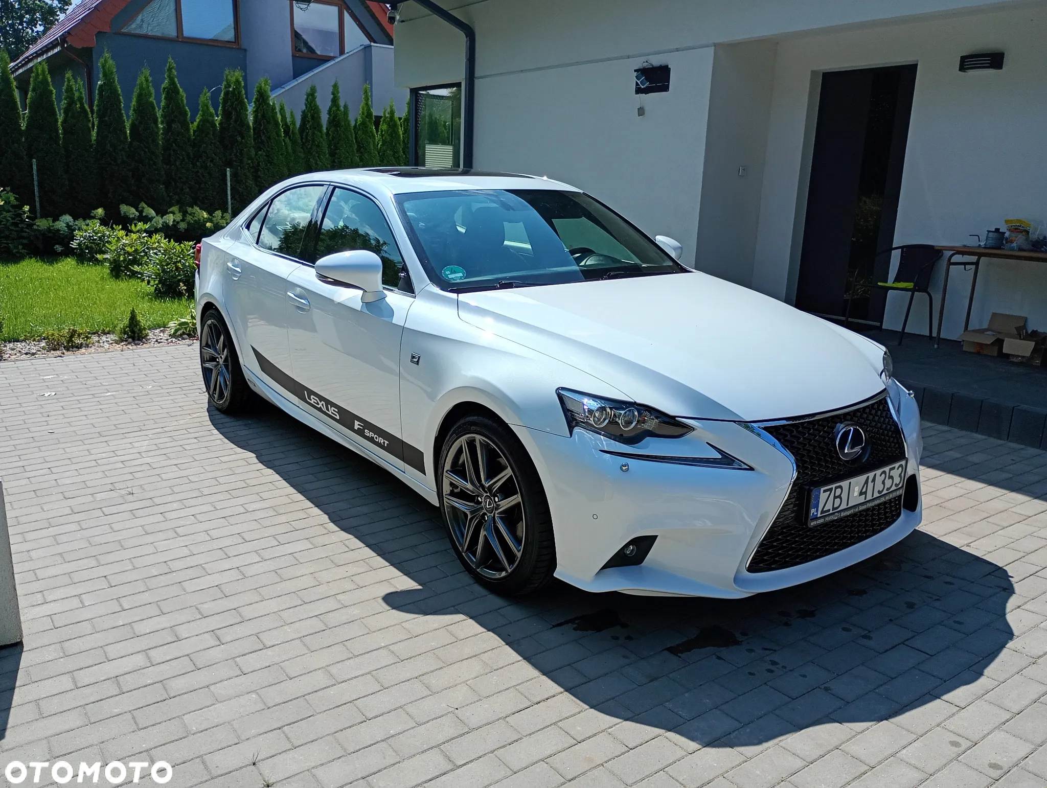 Lexus IS 300h F Sport - 11