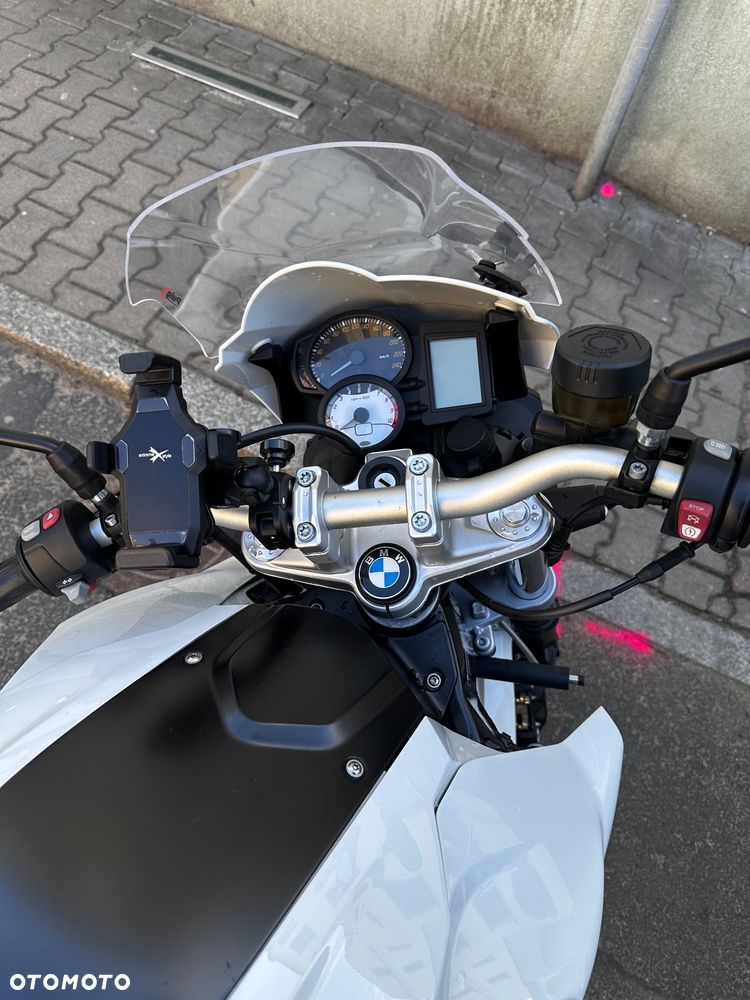 BMW F - 11