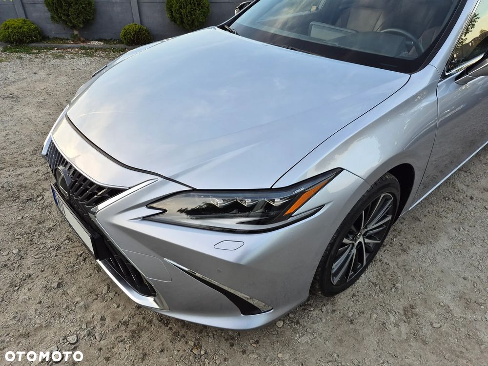 Lexus ES 300h Prestige - 30