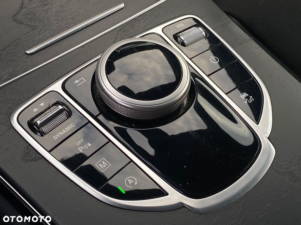 Mercedes-Benz GLC - 22