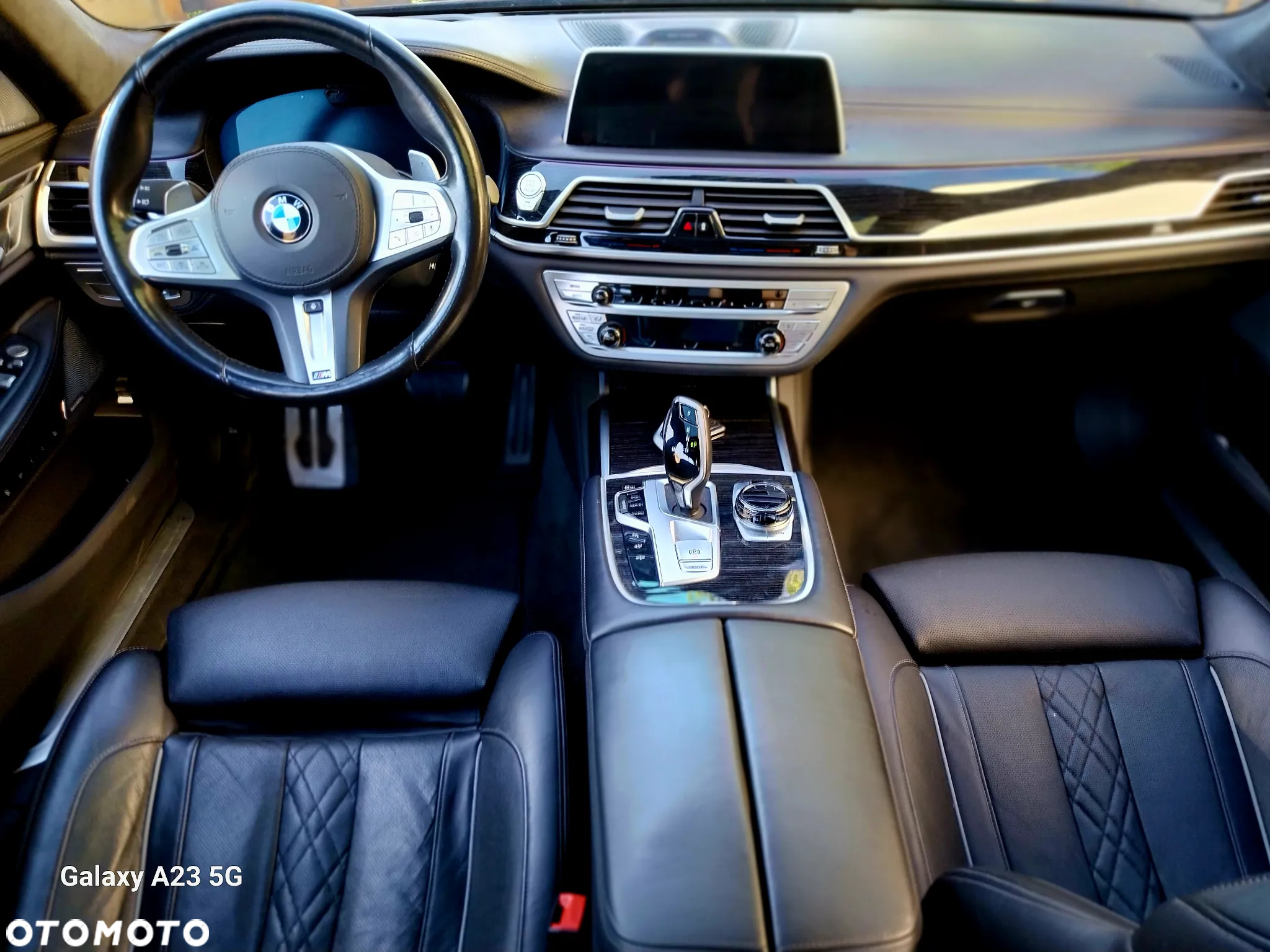 BMW Seria 7 750i xDrive sport - 13