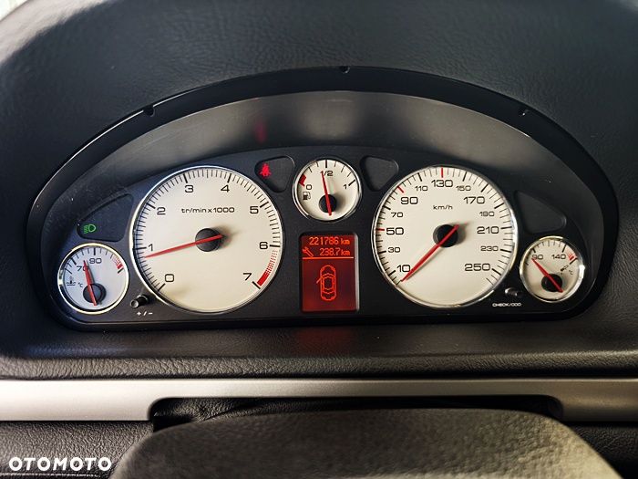 Peugeot 407 - 25