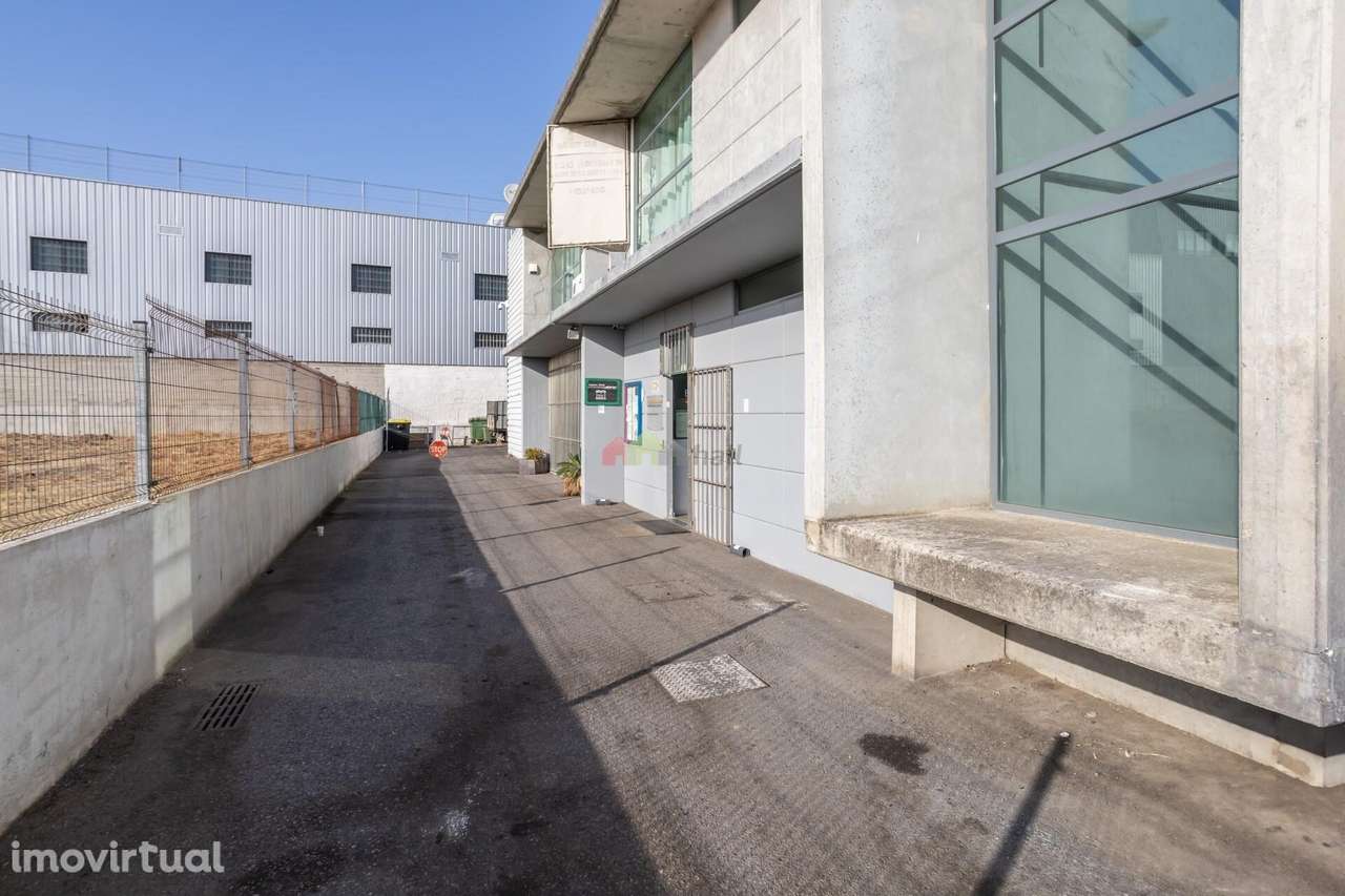 Armazém industrial com 493m2 em Corroios - Grande imagem: 5/29