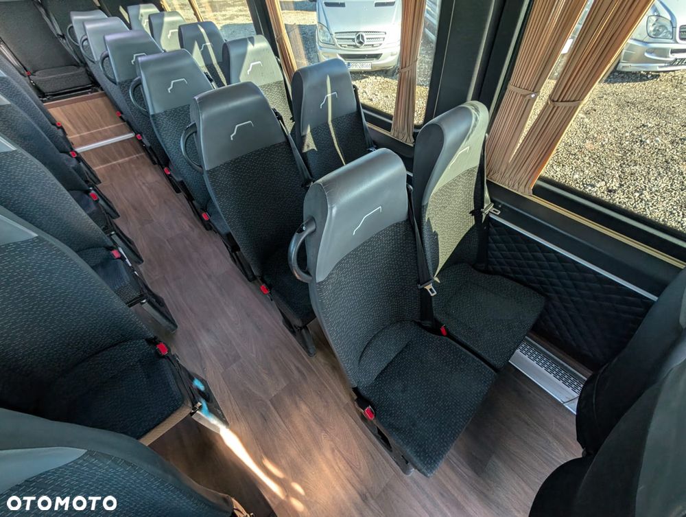 Mercedes-Benz Sprinter 519 - 22