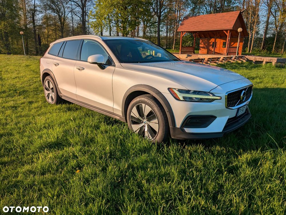 Volvo V60 T5 AWD Momentum - 1