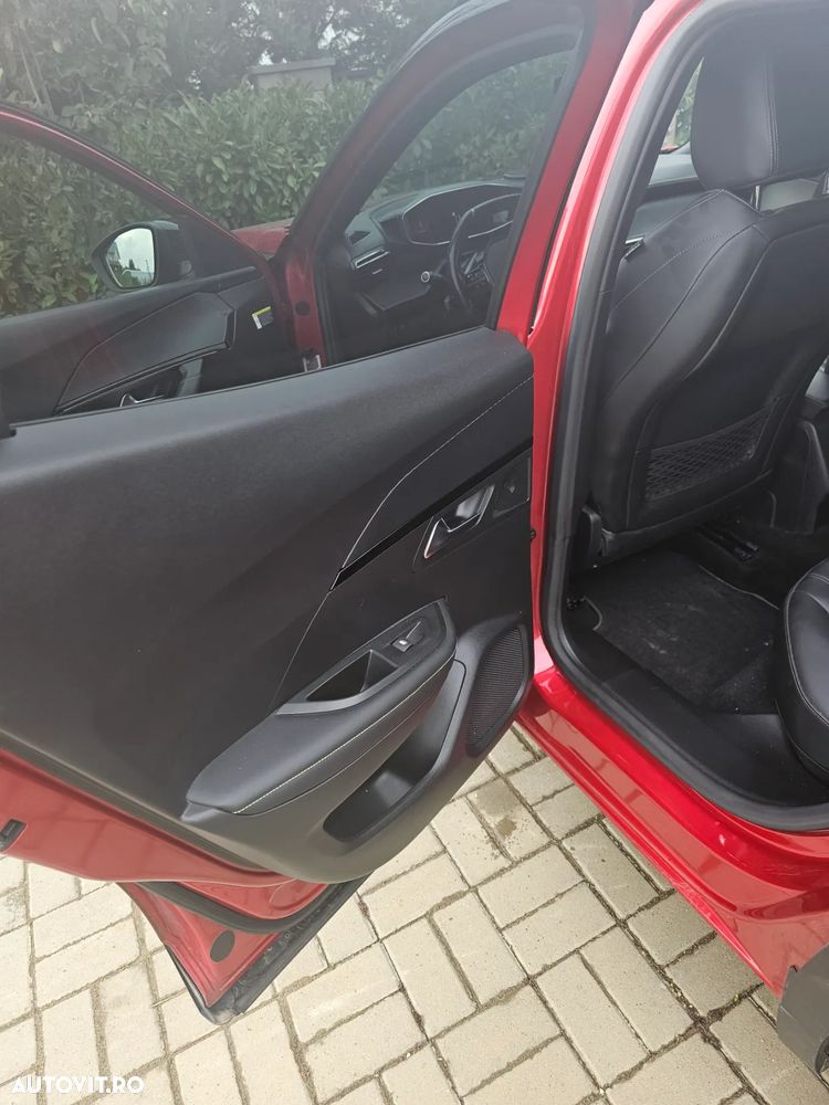 Peugeot 2008 1.2 PureTech EAT8 STT GT - 17