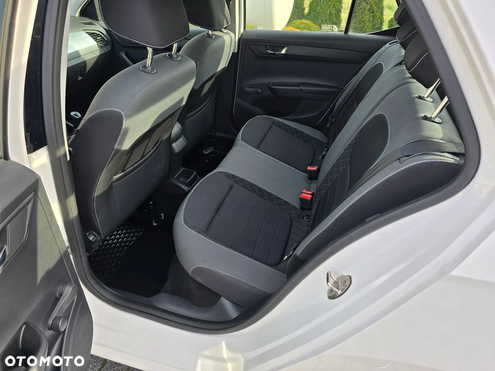 Skoda Fabia 1.0 Ambition - 9