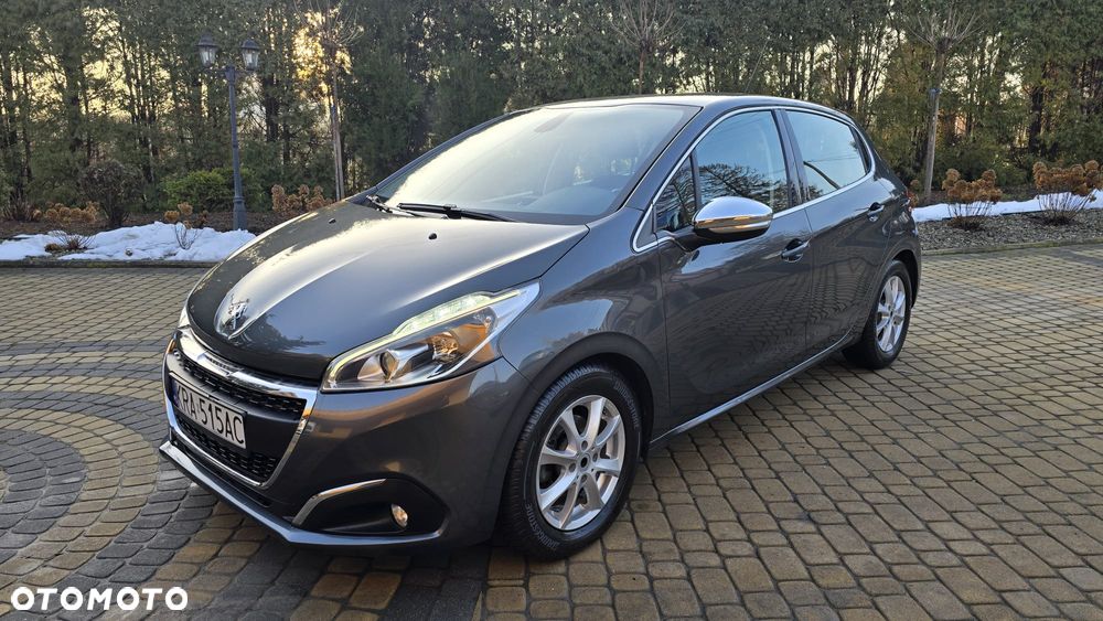 Peugeot 208 1.2 PureTech GPF Signature S&S - 18