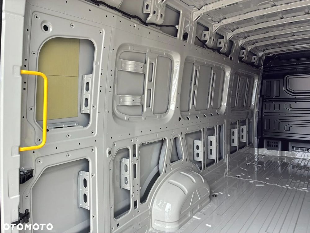 Volkswagen Crafter 35 Furgon LONG/L5H3, 2.0 BiTDI 177 KM, 4490mm, Wysoki dach - 12