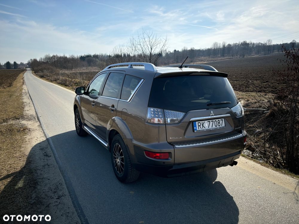 Mitsubishi Outlander 2.0 DID Instyle - 7