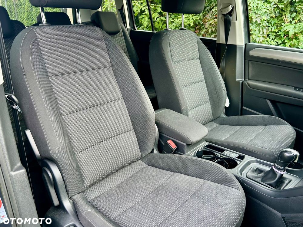 Volkswagen Touran - 9