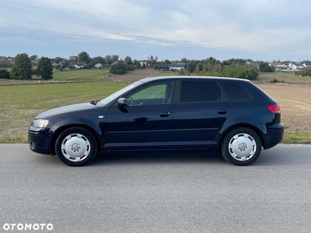Audi A3 Sportback 1.6 Ambiente - 3