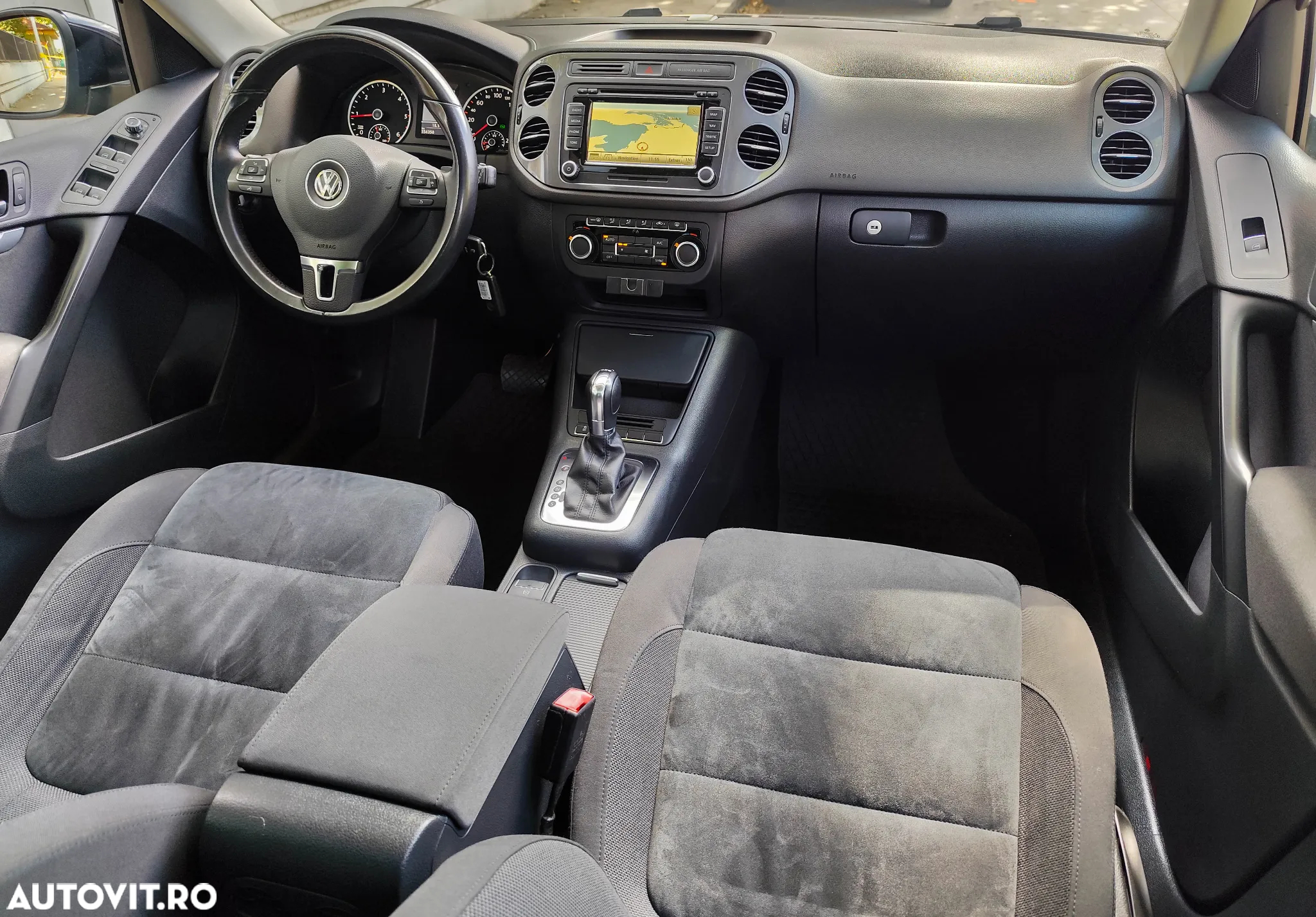 Volkswagen Tiguan 2.0 TDI 4Motion DSG Sport & Style - 4