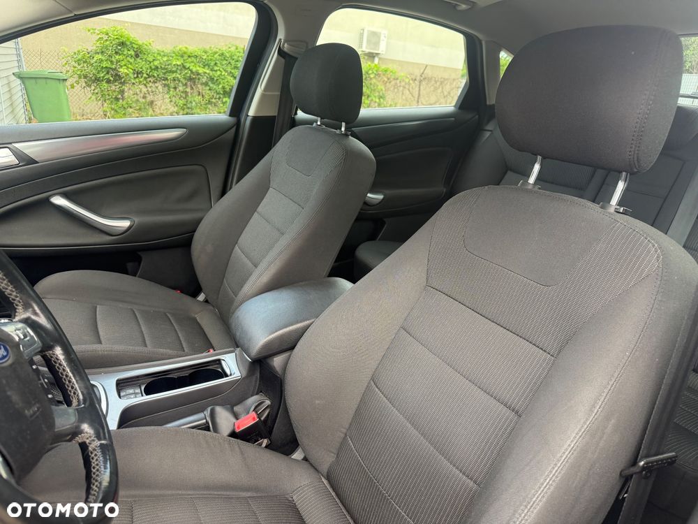 Ford Mondeo - 9