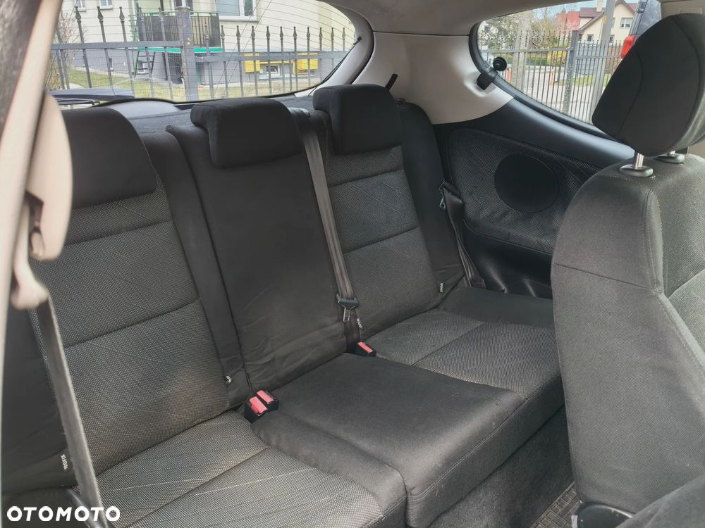 Peugeot 207 - 9