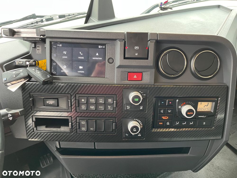 Renault THIGH520 T520 High Sleeper - 12