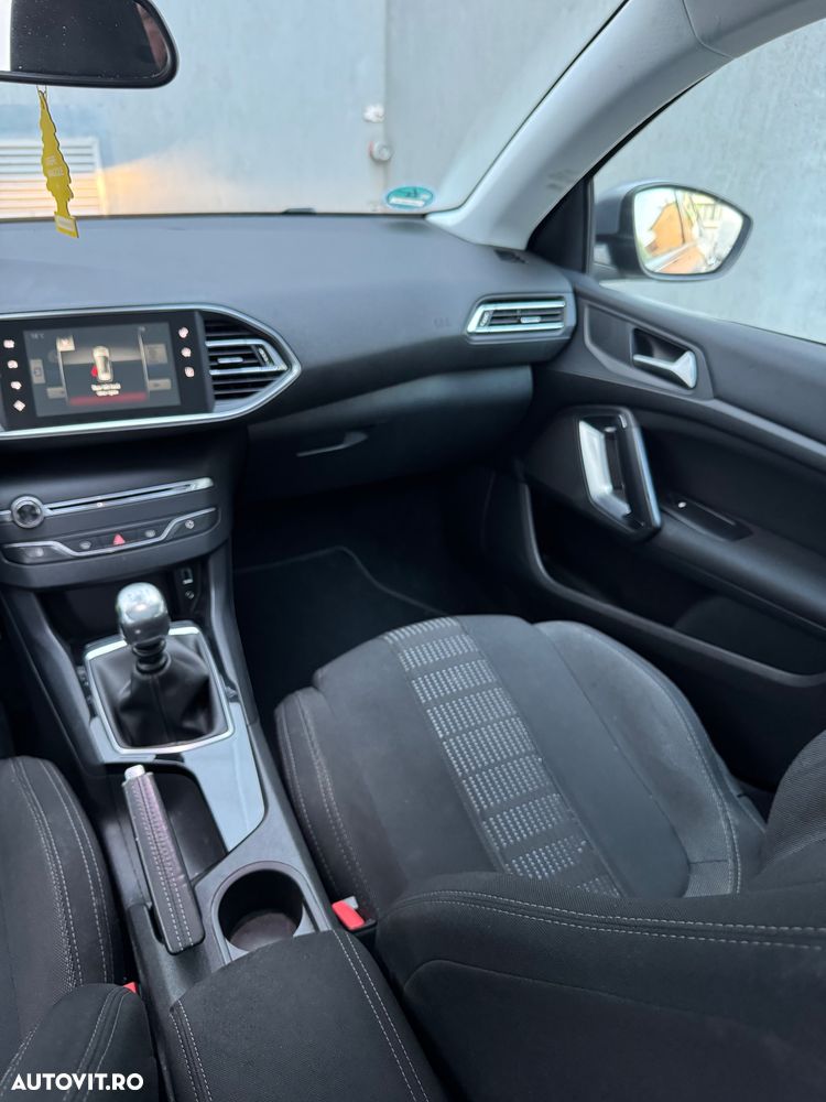 Peugeot 308 - 16