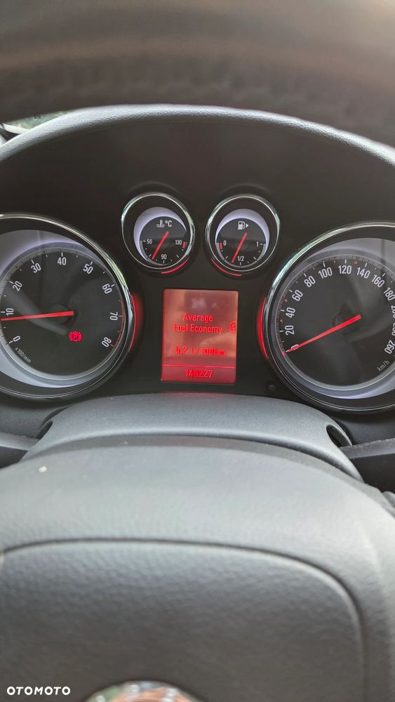 Opel Astra 1.4 T Cosmo - 11