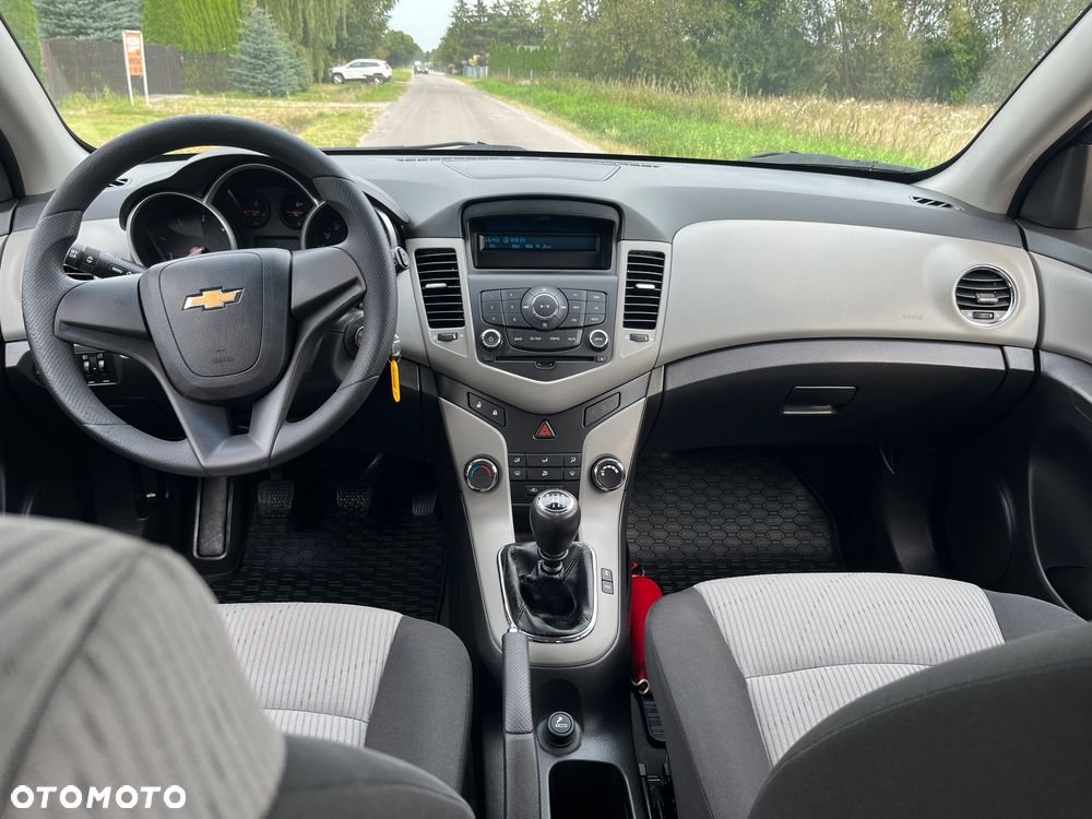 Chevrolet Cruze 1.7 LT - 17