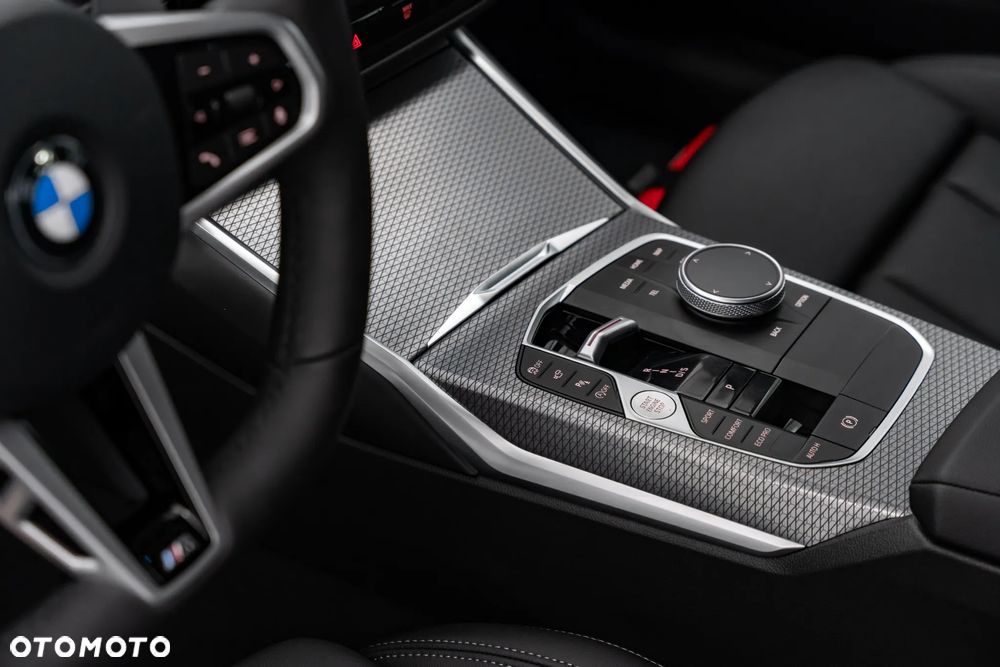 BMW Seria 3 320i M Sport - 23