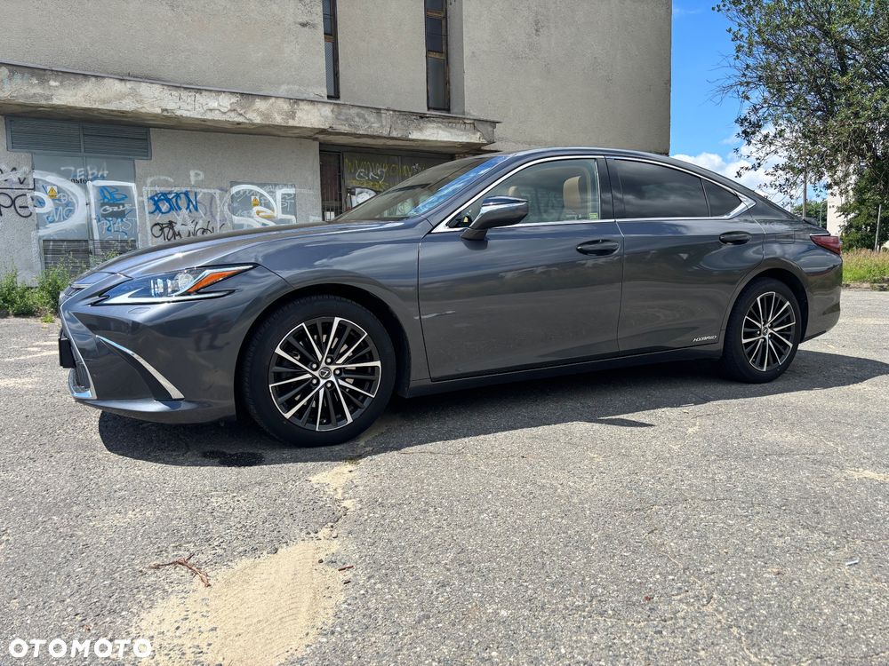 Lexus ES 300h Business Edition - 15