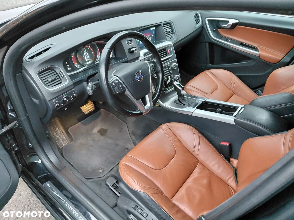 Volvo V60 D4 Geartronic Summum - 6