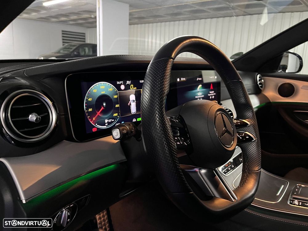 Mercedes-Benz E 300 9G-TRONIC AMG Line - 8