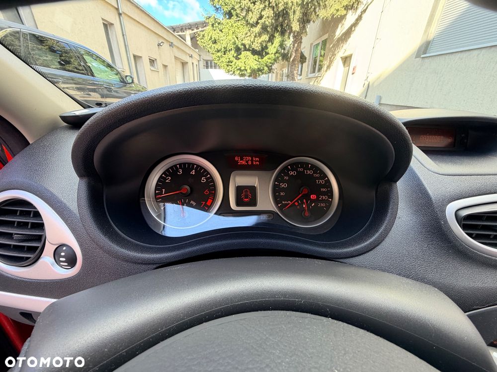 Renault Clio - 10