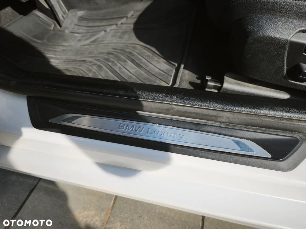BMW Seria 3 328i Luxury Line - 18
