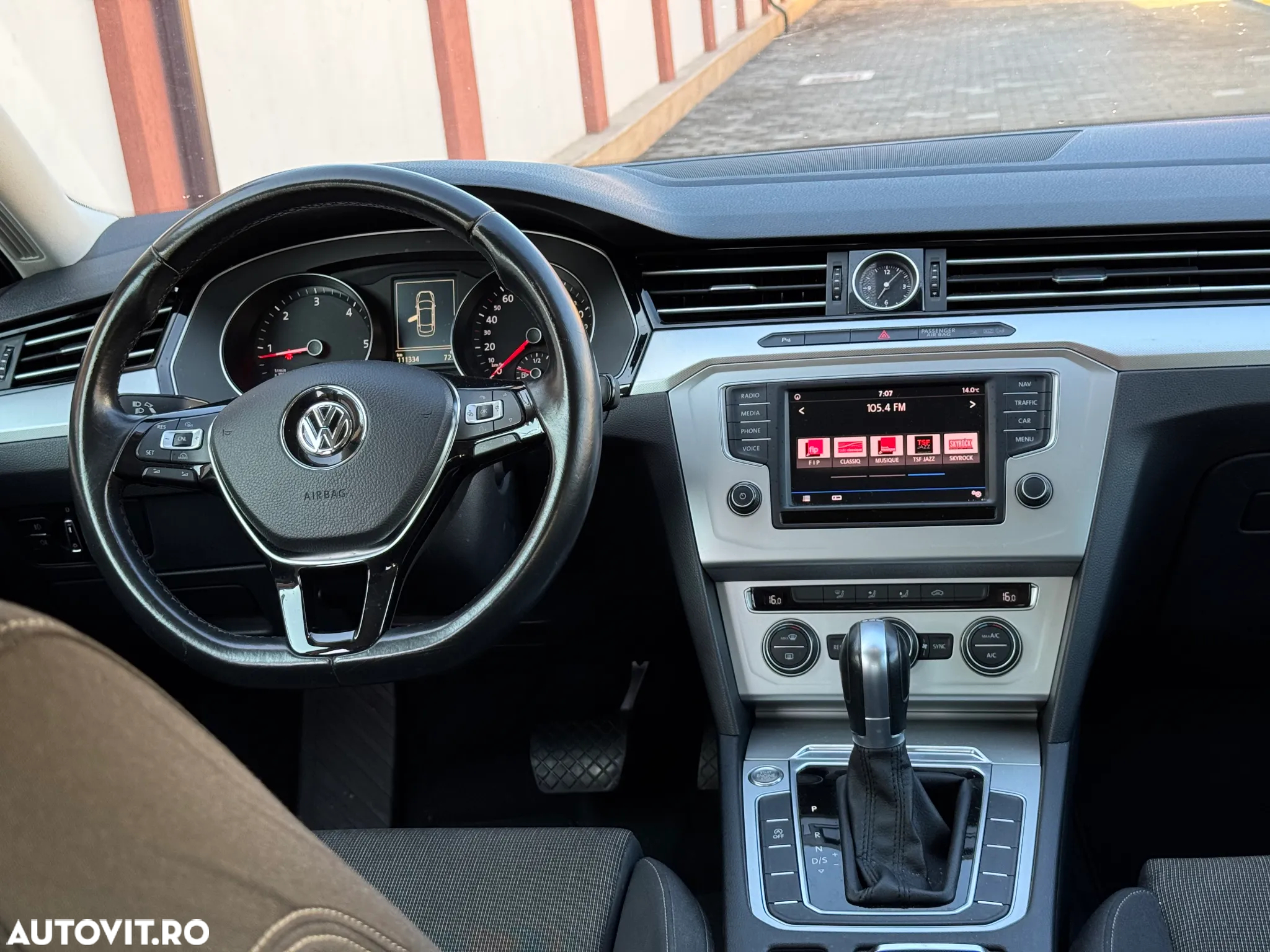 Volkswagen Passat - 24