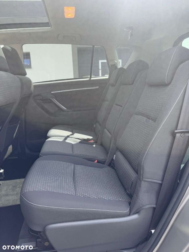 Toyota Corolla Verso - 22