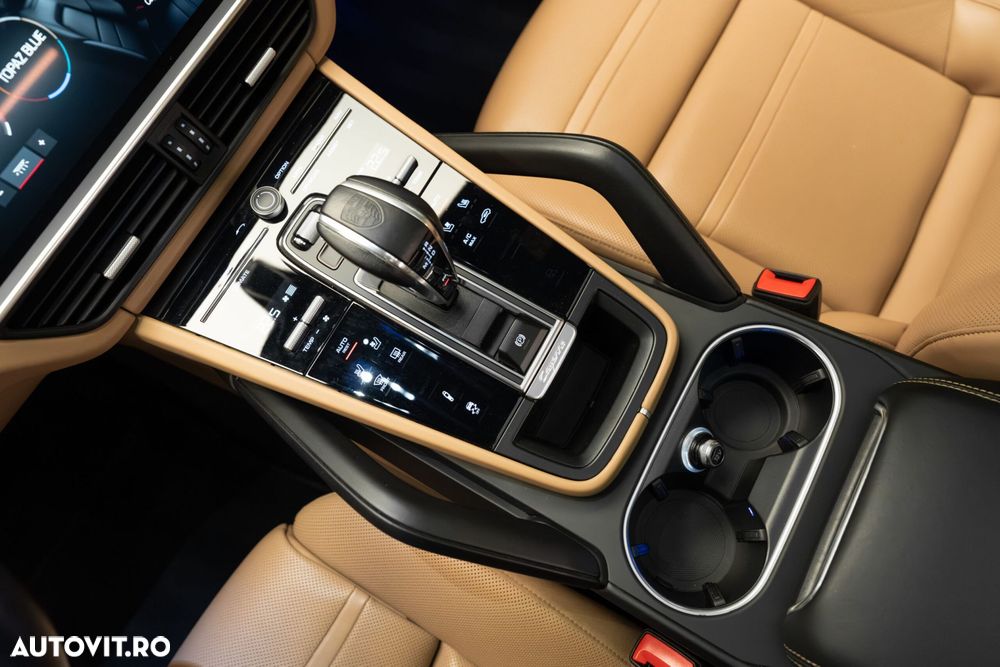 Porsche Cayenne - 16