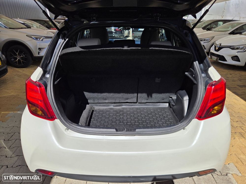 Toyota Yaris 1.5 HSD Comfort - 13