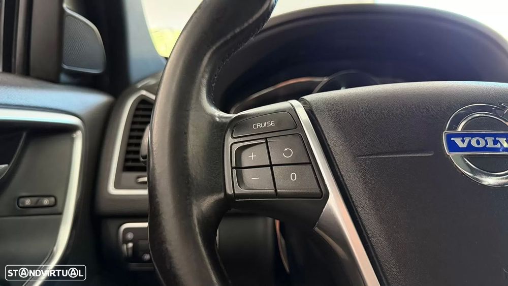 Volvo XC 60 2.0 D4 Momentum - 20