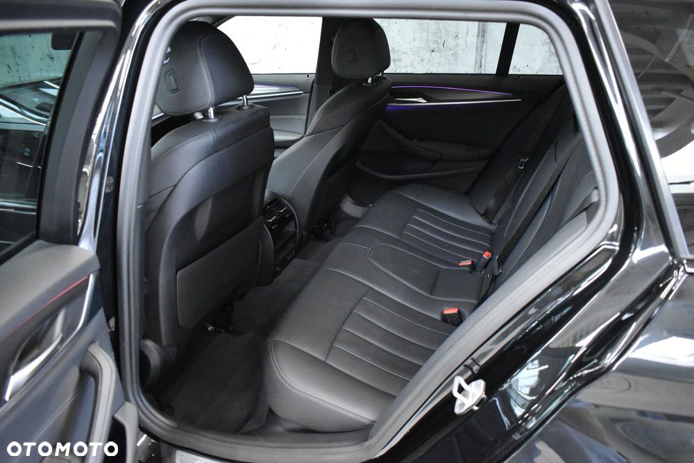 BMW Seria 5 520d xDrive MHEV M Sport sport - 23