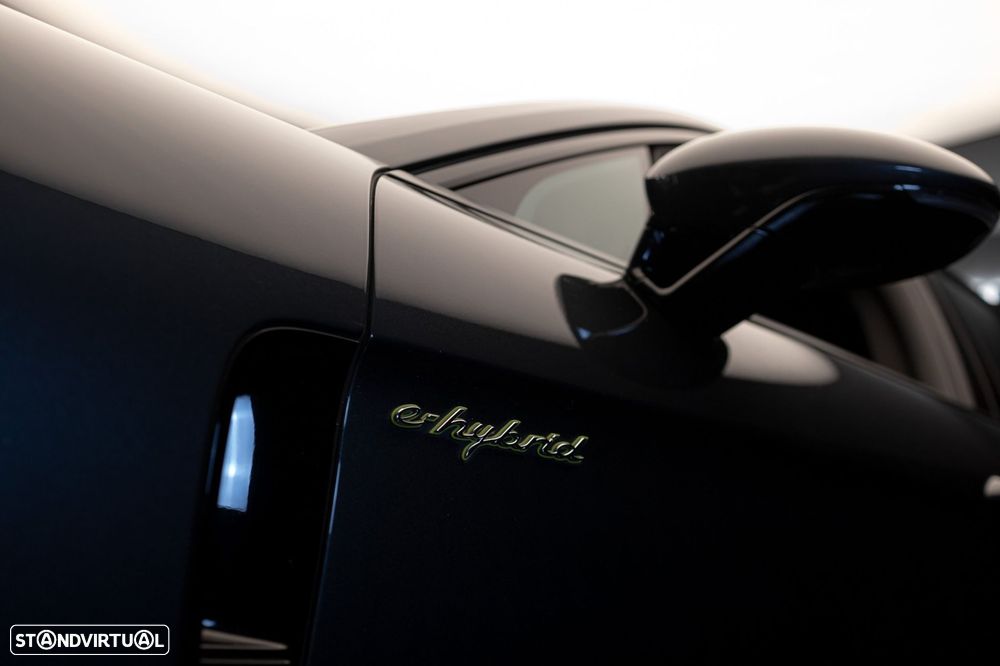 Porsche Panamera Sport Turismo 4 E-Hybrid Edition 10 Anos - 37