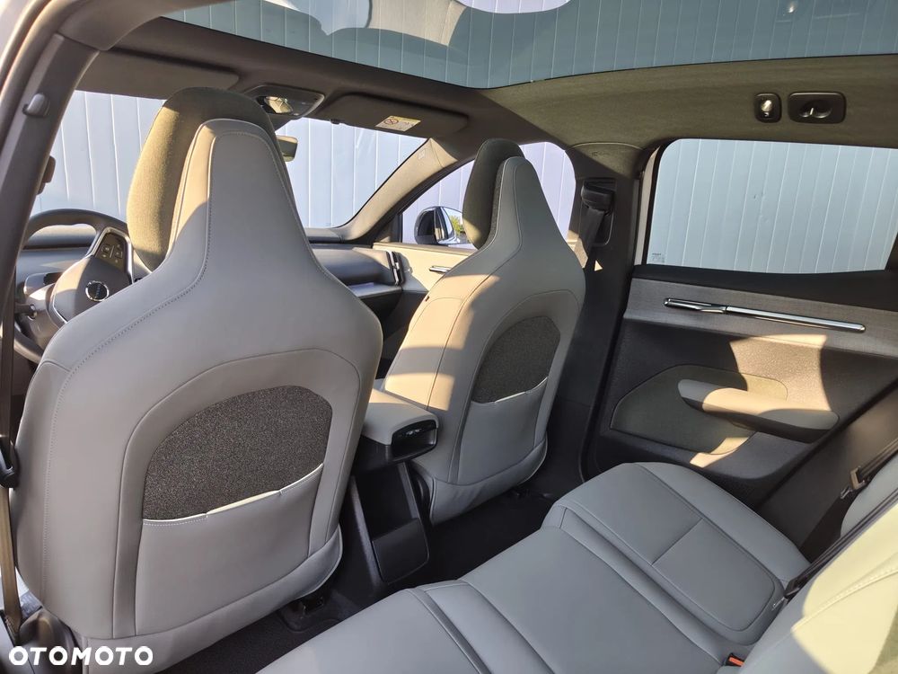 Volvo EX30 69kWh Twin Motor Ultra Black Edition - 23