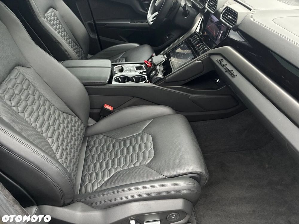 Lamborghini Urus - 13