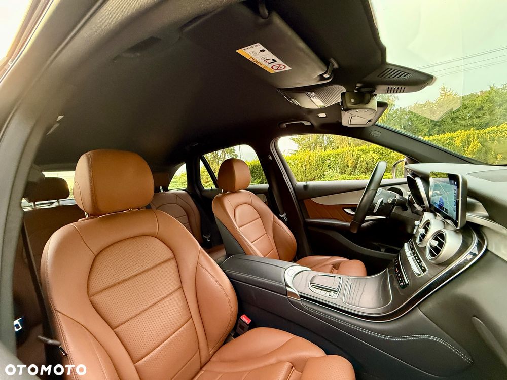 Mercedes-Benz GLC 200 4Matic 9G-TRONIC AMG Line Plus - 22