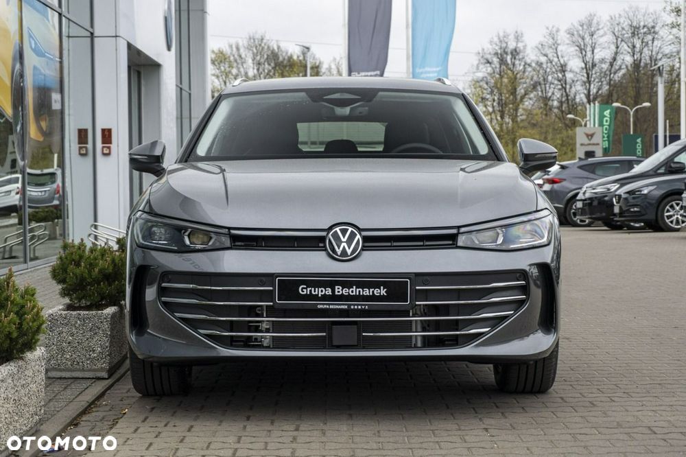 Volkswagen Passat - 4