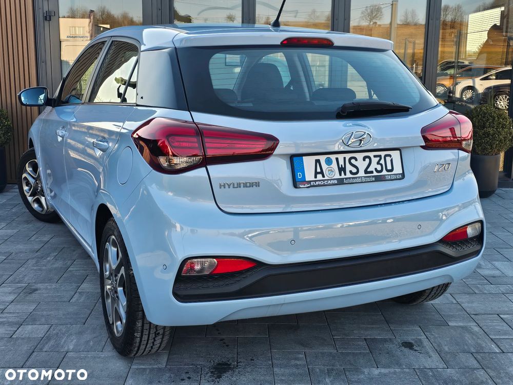 Hyundai i20 blue 1.2 Trend - 5