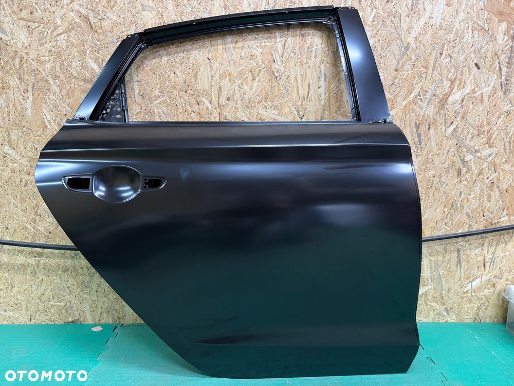 NOWE ORYGINAŁ DRZWI PRAWE TYLNE PRAWA TYŁ HYUNDAI I30 III 3 FASTBACK 17-25 77004 G4700