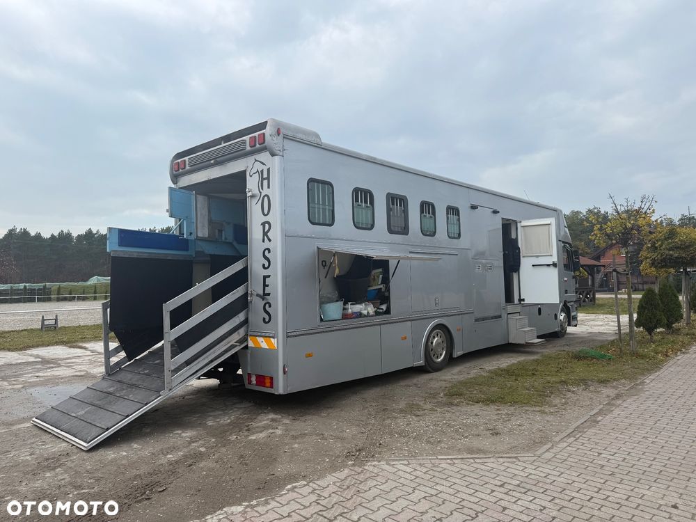 Mercedes-Benz Actros - 1