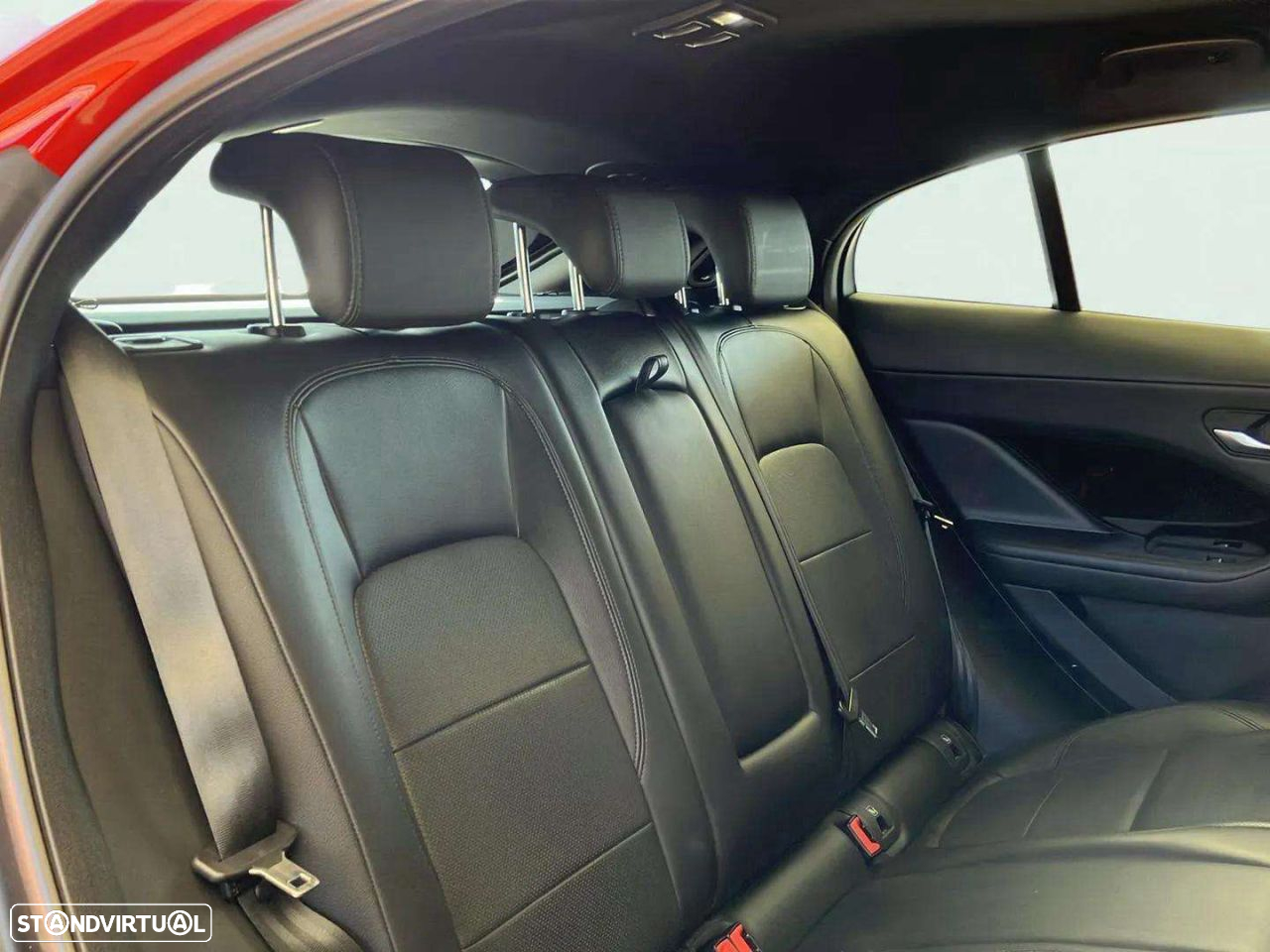 Jaguar I-Pace - 13