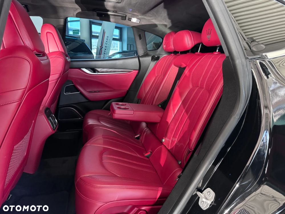 Maserati Levante S Q4 - 12