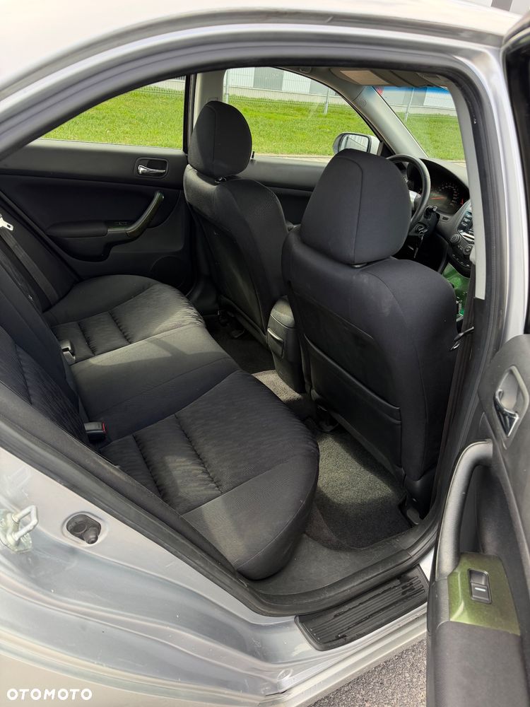 Honda Accord 2.0 Executive - 8