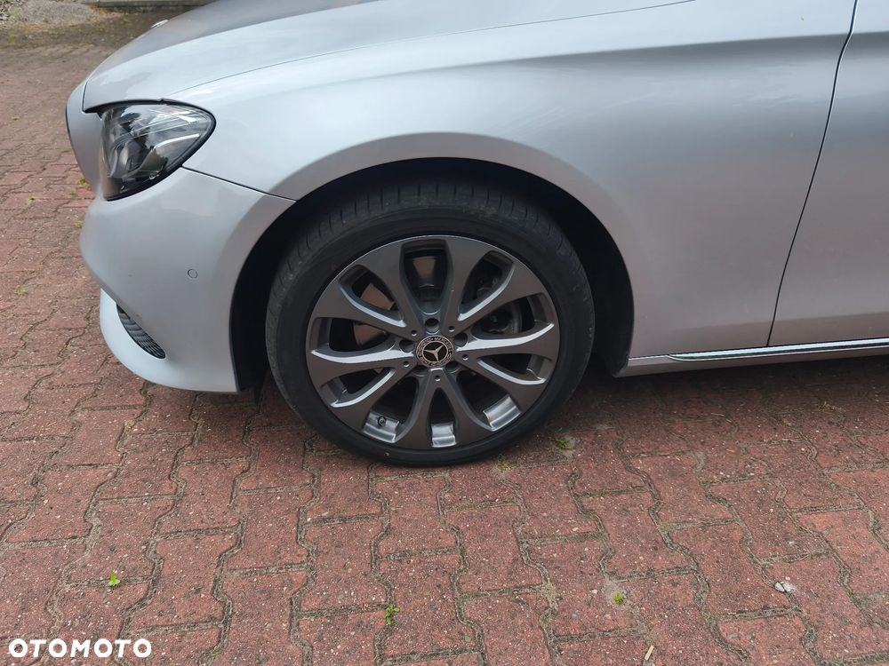 Mercedes-Benz Klasa E 220 d 4-Matic 9G-TRONIC - 9