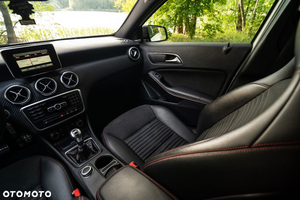 Mercedes-Benz Klasa A 180 AMG Line - 30